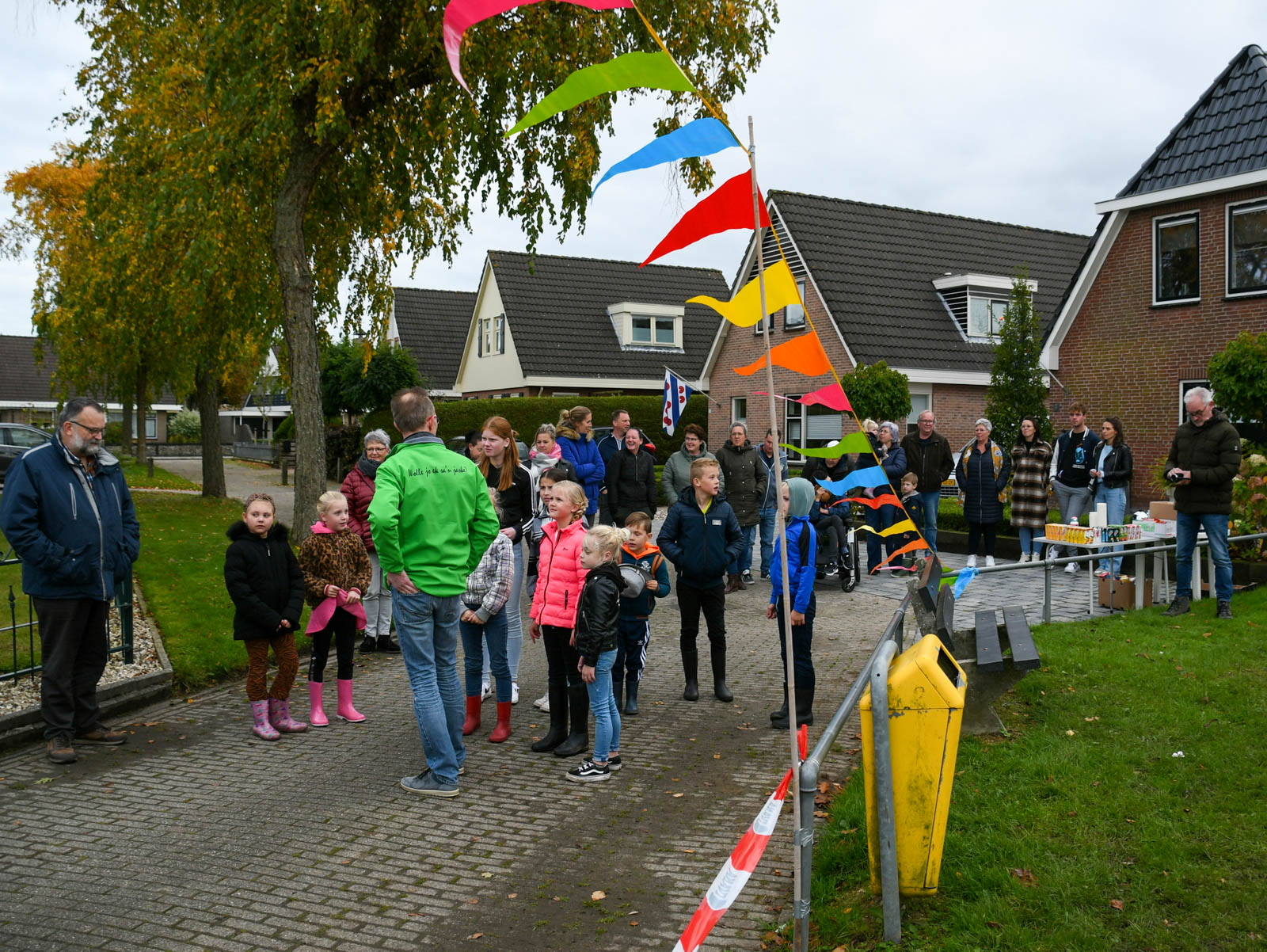 Nieuwe Speeltoestellen Kollumerzwaag Officieel In Gebruik Genomen - RTV ...